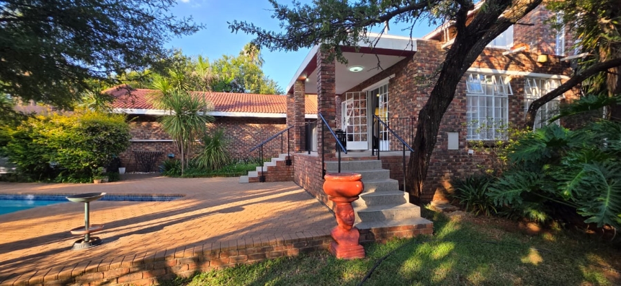 5 Bedroom Property for Sale in Wilkoppies North West